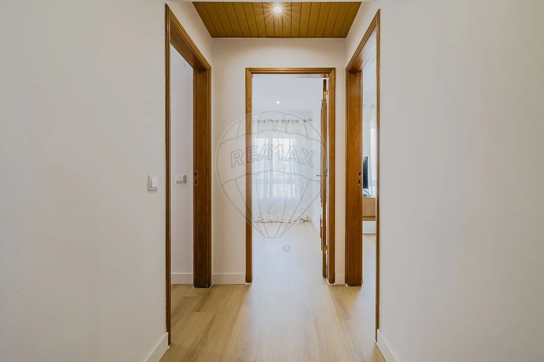 Apartamento T2 para Venda em Carregado e Cadafais Foto 5