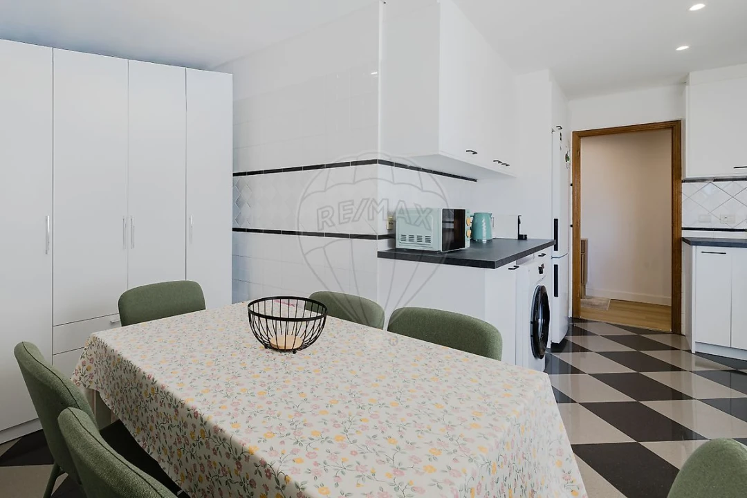 Apartamento T2 para Venda em Carregado e Cadafais Foto 25