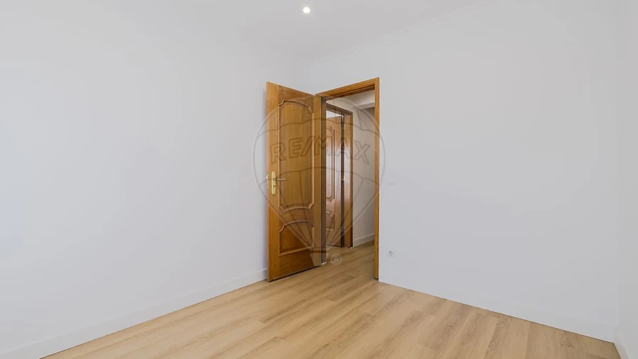 Apartamento T2 para Venda em Carregado e Cadafais