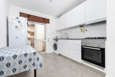 Apartamento T2 para Venda em Carregado e Cadafais