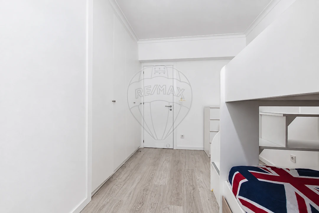 Apartamento T2 para Venda em Carregado e Cadafais Foto 8