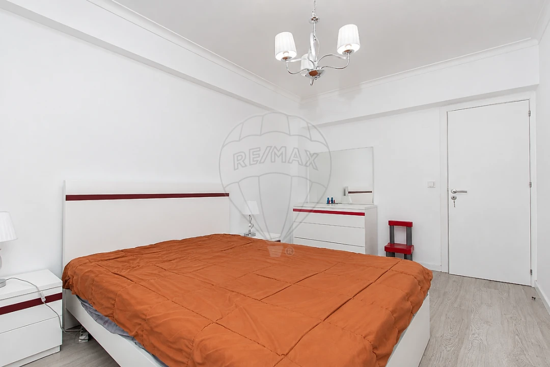 Apartamento T2 para Venda em Carregado e Cadafais Foto 12