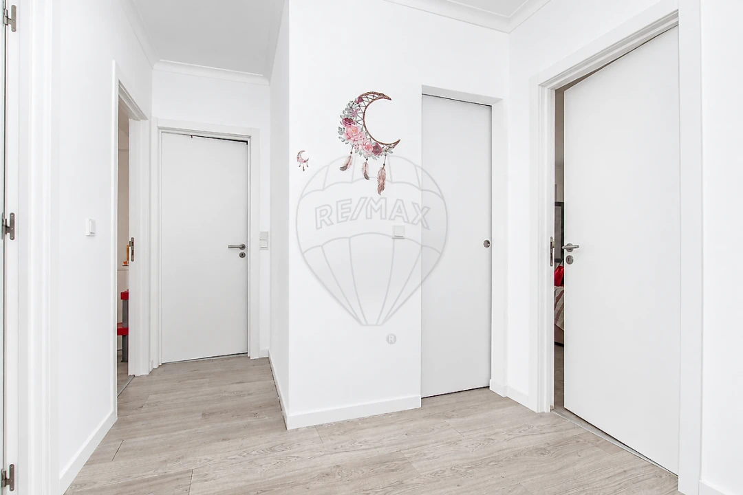 Apartamento T2 para Venda em Carregado e Cadafais Foto 1