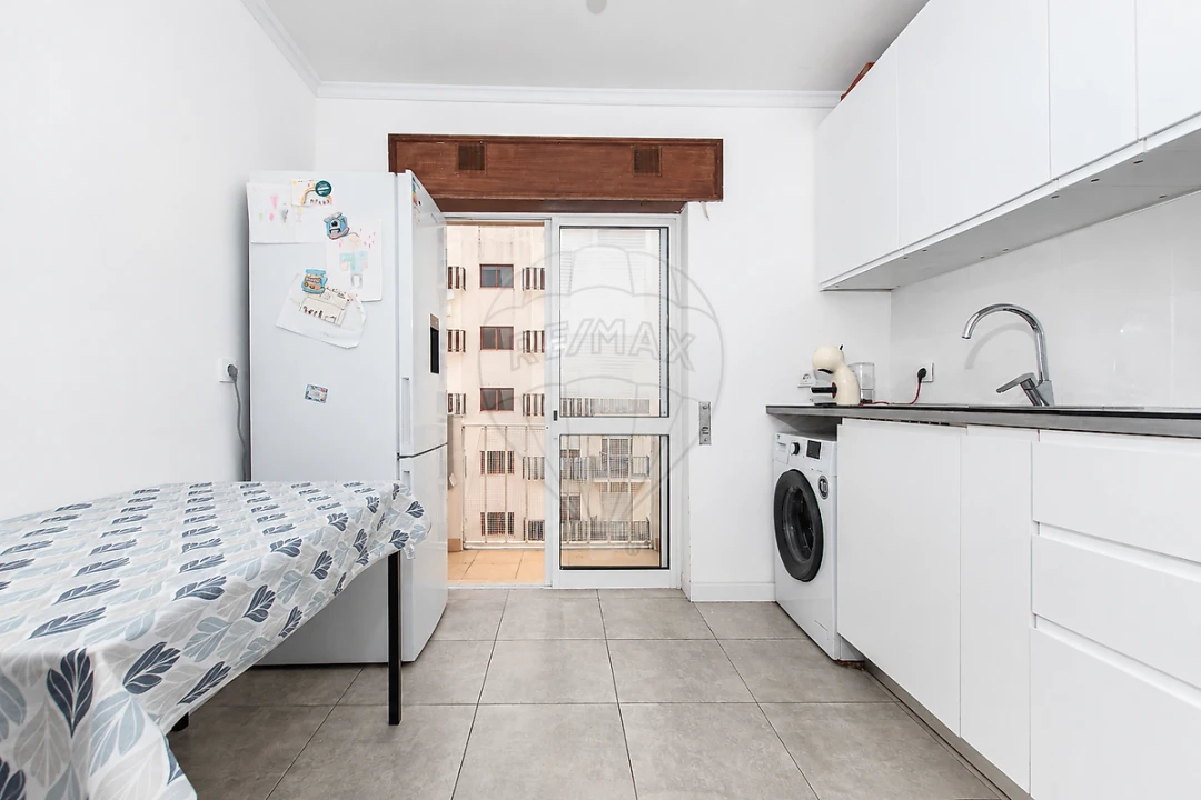 Apartamento T2 para Venda em Carregado e Cadafais Foto 6