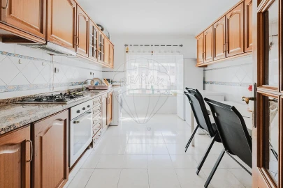 Apartamento T2 para Venda em Carregado e Cadafais
