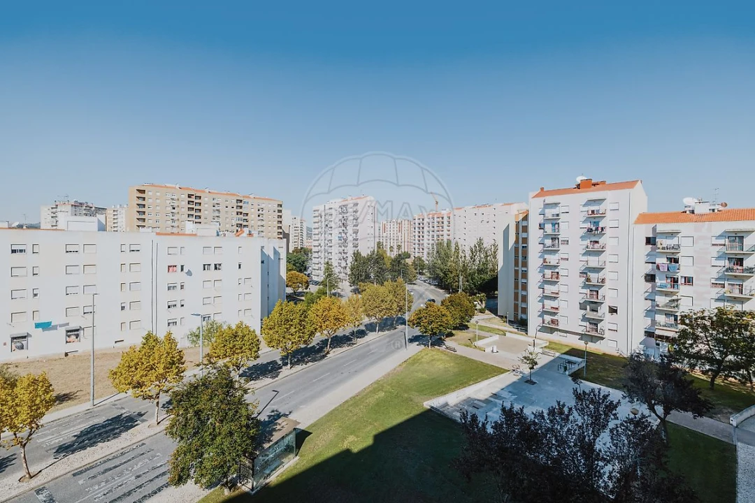 Apartamento T2 para Venda em Carregado e Cadafais Foto 23