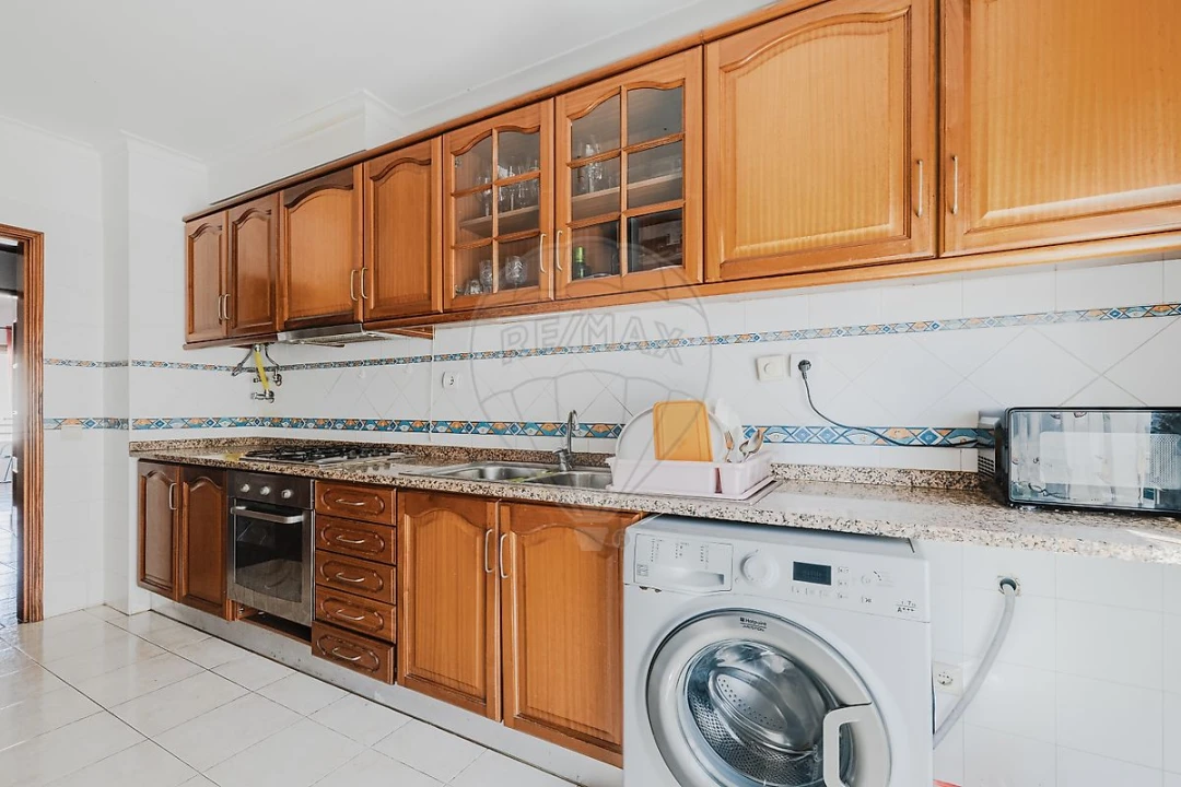 Apartamento T2 para Venda em Carregado e Cadafais Foto 25