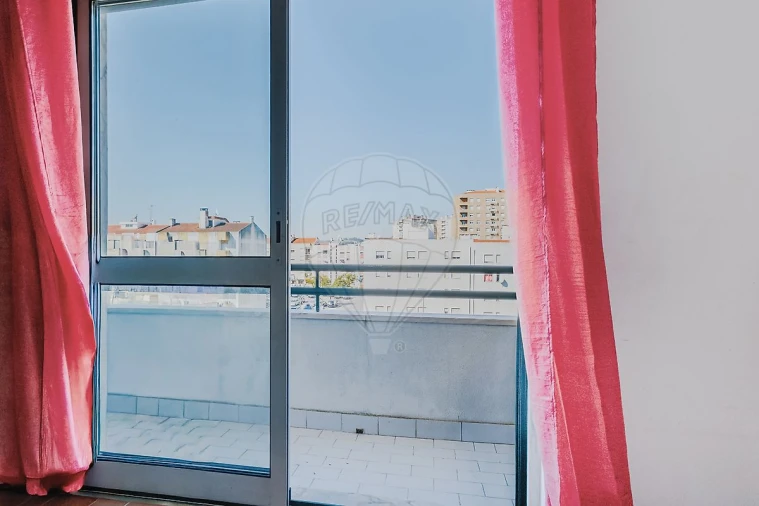 Apartamento T2 para Venda em Carregado e Cadafais Foto 20
