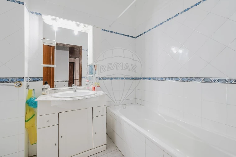 Apartamento T2 para Venda em Carregado e Cadafais Foto 4