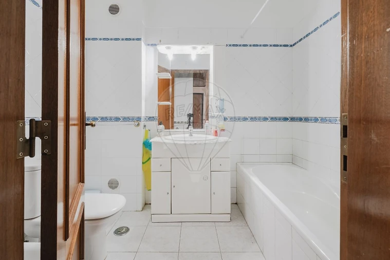 Apartamento T2 para Venda em Carregado e Cadafais Foto 6