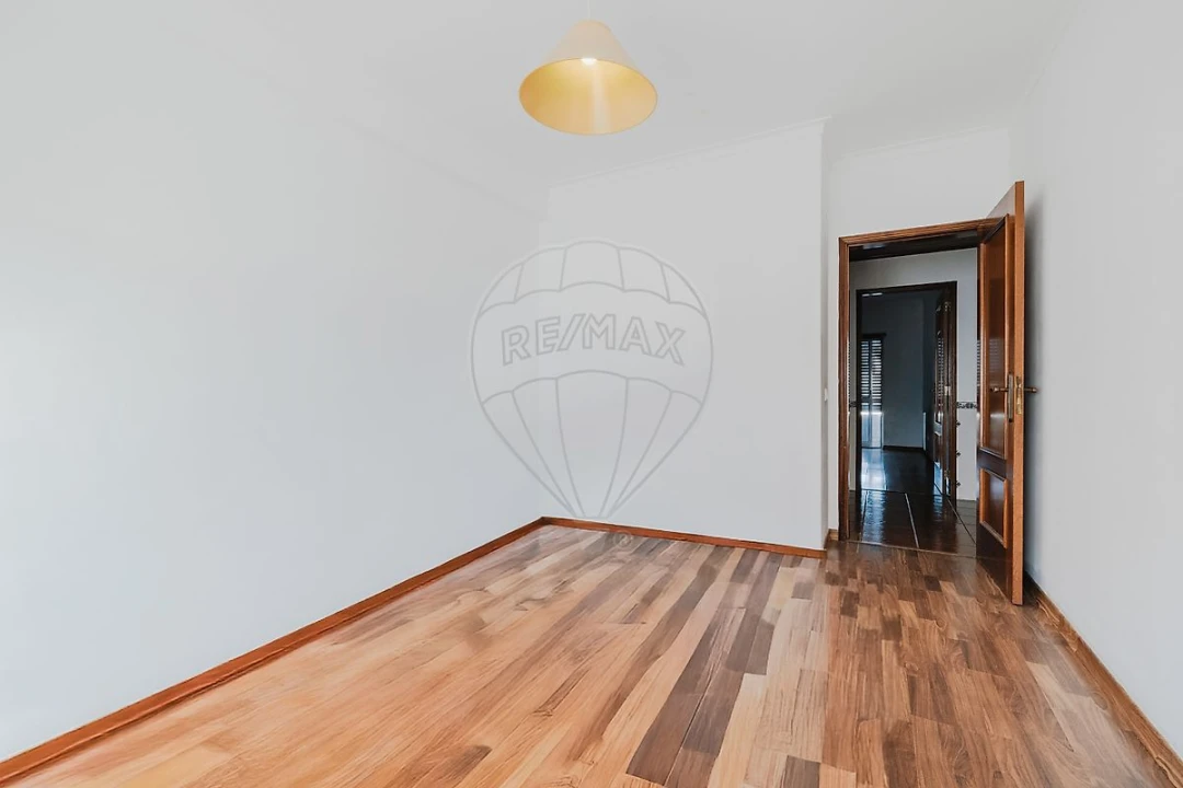Apartamento T2 para Venda em Carregado e Cadafais Foto 7