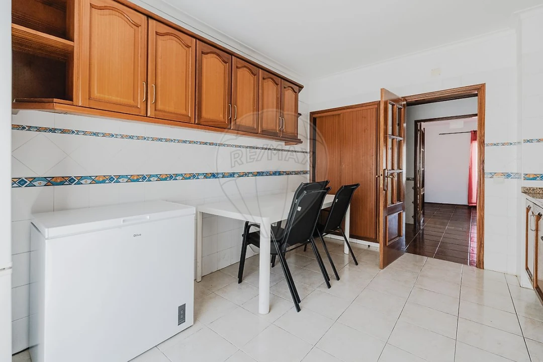 Apartamento T2 para Venda em Carregado e Cadafais Foto 1