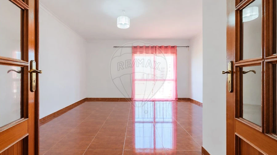 Apartamento T2 para Venda em Carregado e Cadafais