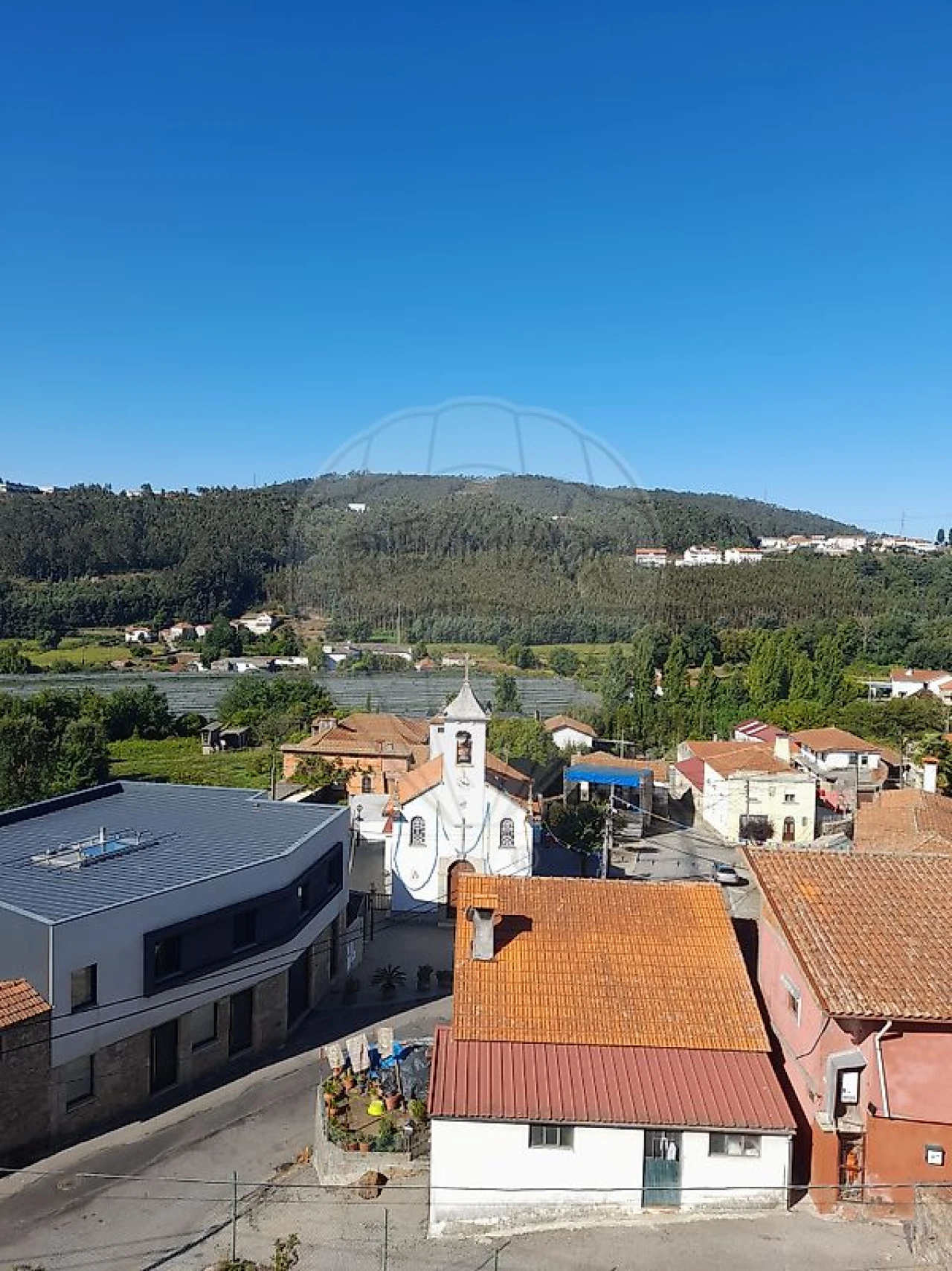 Moradia T4 para Venda em Carregosa Foto 6