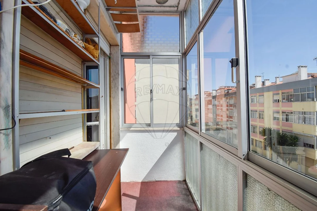 Apartamento T2 para Venda em Massamá e Monte Abraão Foto 23