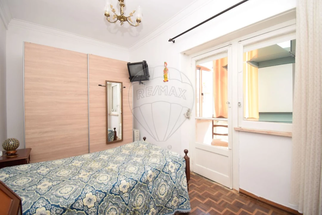 Apartamento T2 para Venda em Massamá e Monte Abraão Foto 1