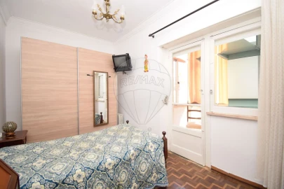 Apartamento T2 para Venda em Massamá e Monte Abraão
