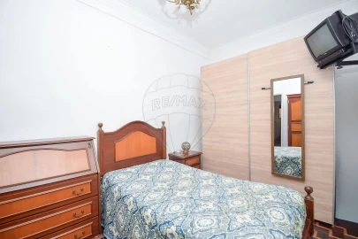 Apartamento T2 para Venda em Massamá e Monte Abraão