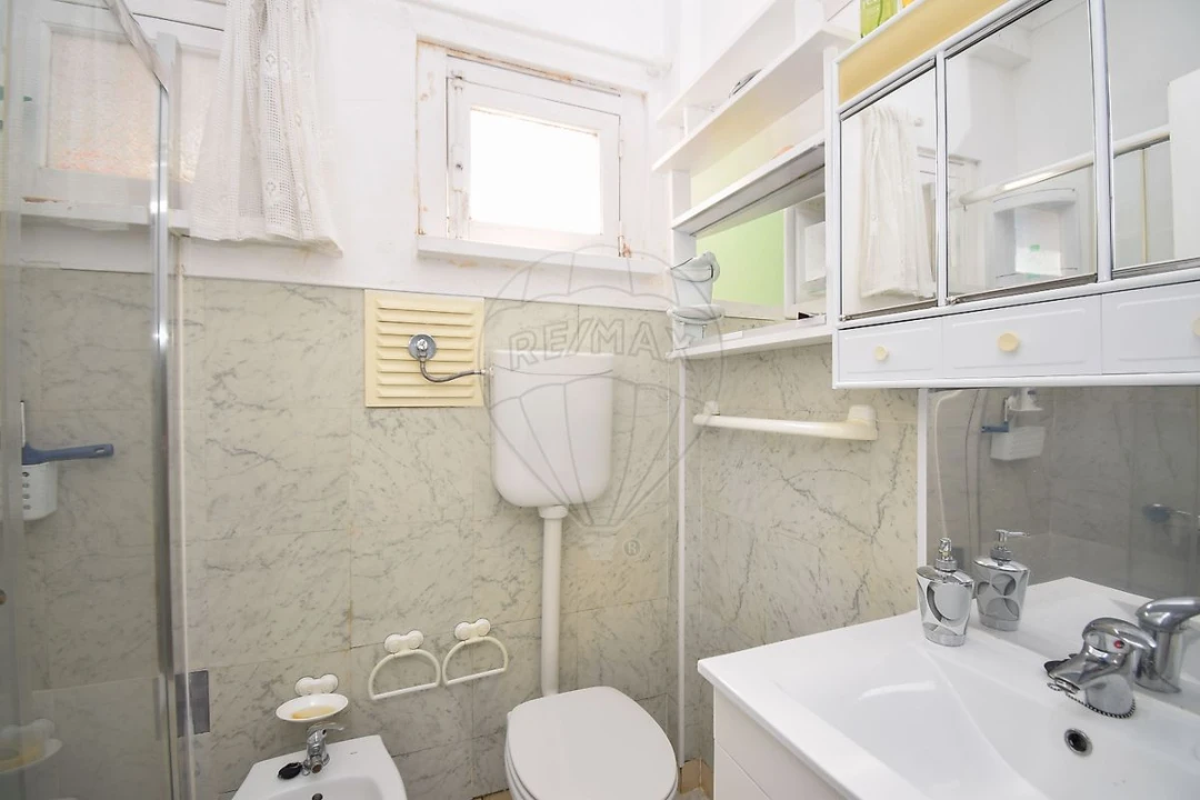 Apartamento T2 para Venda em Massamá e Monte Abraão Foto 11