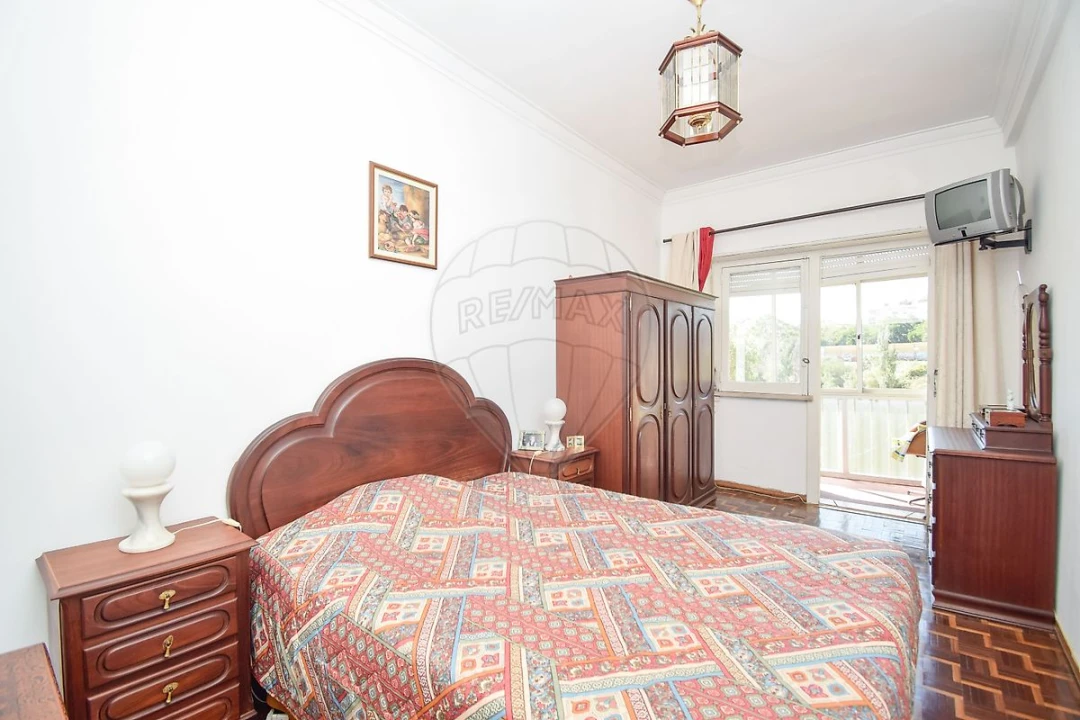 Apartamento T2 para Venda em Massamá e Monte Abraão Foto 28