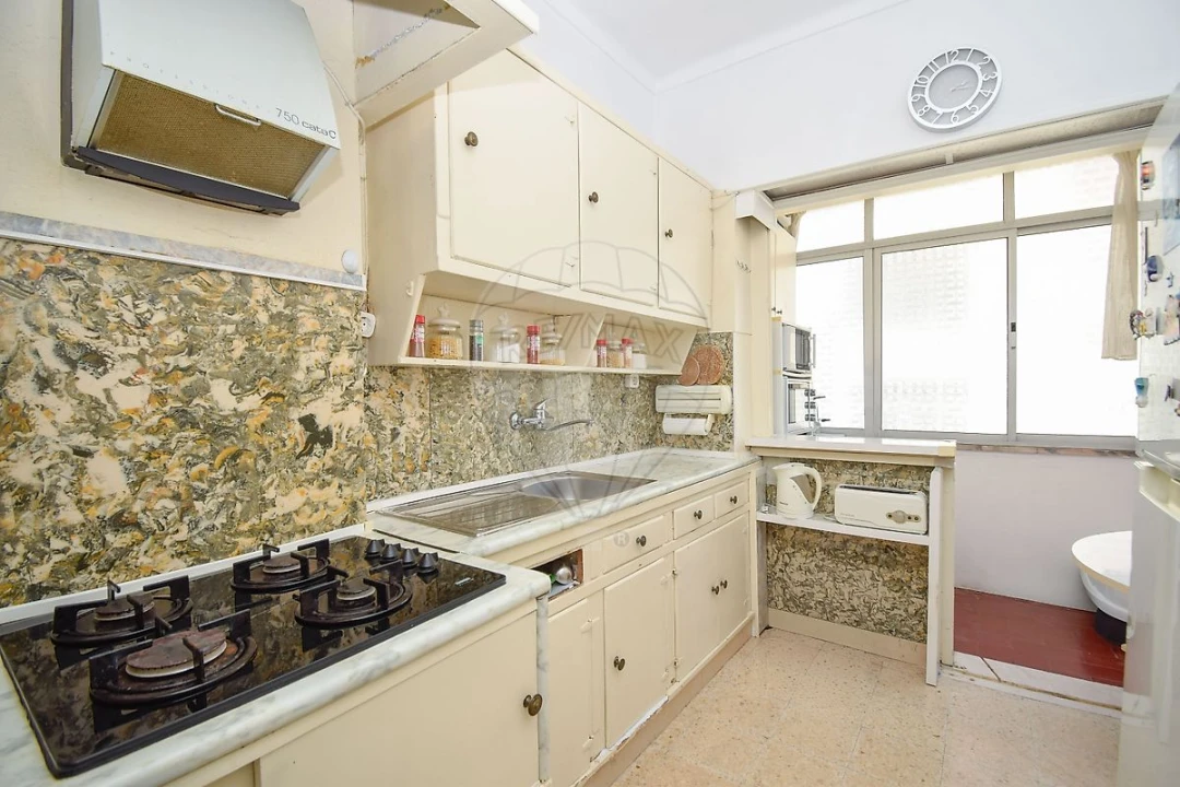 Apartamento T2 para Venda em Massamá e Monte Abraão Foto 16