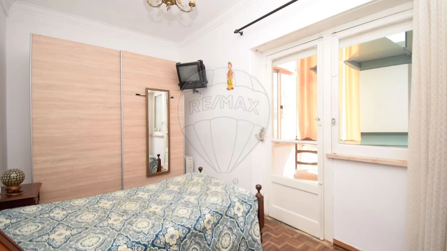 Apartamento T2 para Venda em Massamá e Monte Abraão
