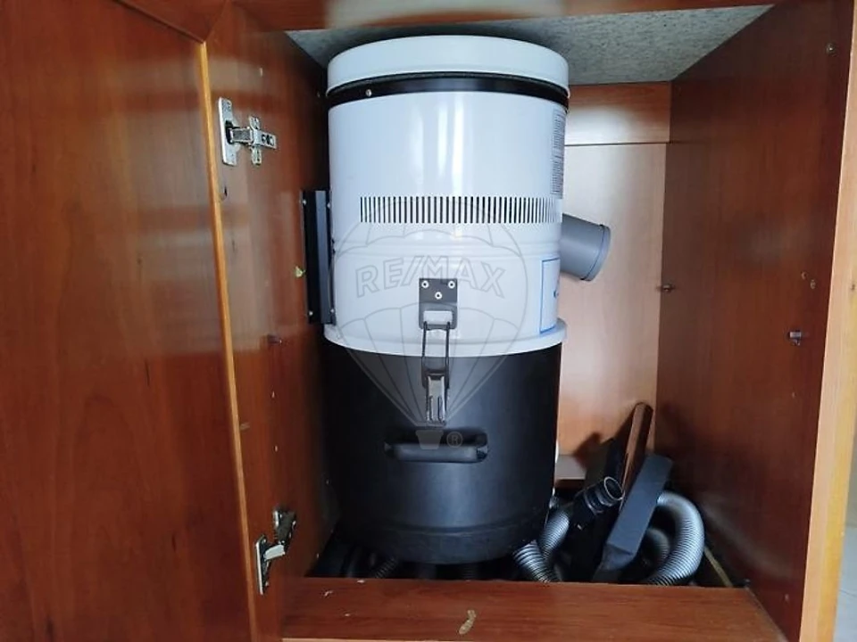 Apartamento T2 para Arrendamento em Casal de Cambra Foto 14