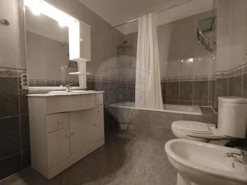 Apartamento T2 para Arrendamento em Casal de Cambra