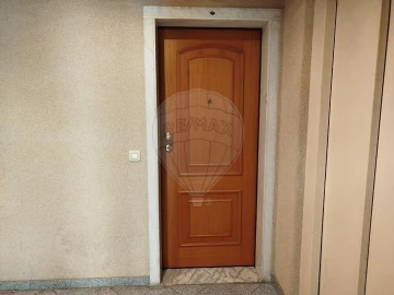 Apartamento T2 para Arrendamento em Casal de Cambra