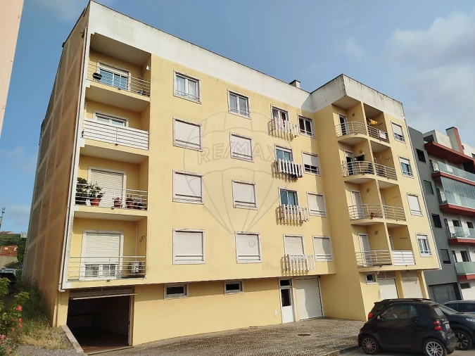 Apartamento T2 para Arrendamento em Casal de Cambra Foto 27