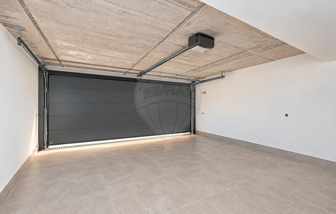 Moradia T4 para Venda em Aguas Belas Foto 48