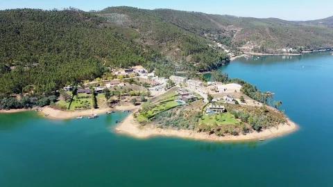 Moradia T4 para Venda em Aguas Belas