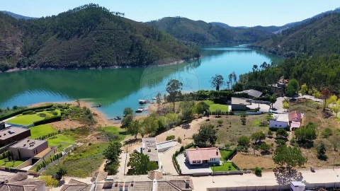 Moradia T4 para Venda em Aguas Belas