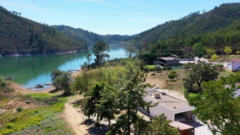 Moradia T4 para Venda em Aguas Belas