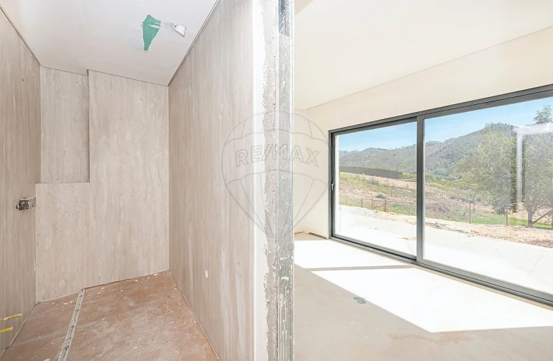 Moradia T4 para Venda em Aguas Belas Foto 31