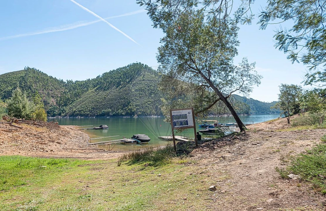 Moradia T4 para Venda em Aguas Belas Foto 50