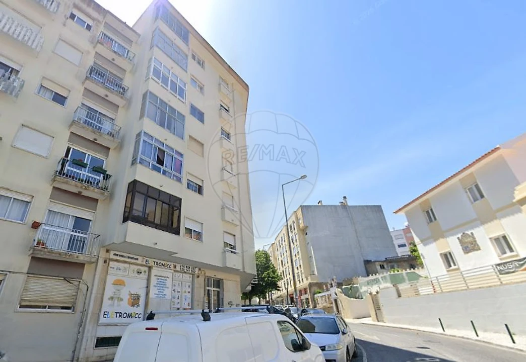 Apartamento T2 para Venda em Cacém e São Marcos Foto 2