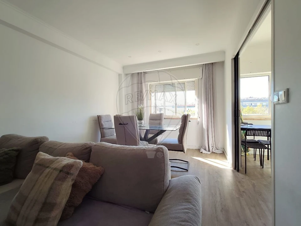 Apartamento T2 para Venda em Cacém e São Marcos Foto 8
