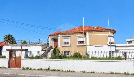 Moradia T2 para Arrendamento em Mozelos