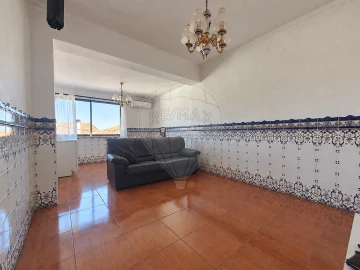 Moradia T3 para Venda em Alcoentre