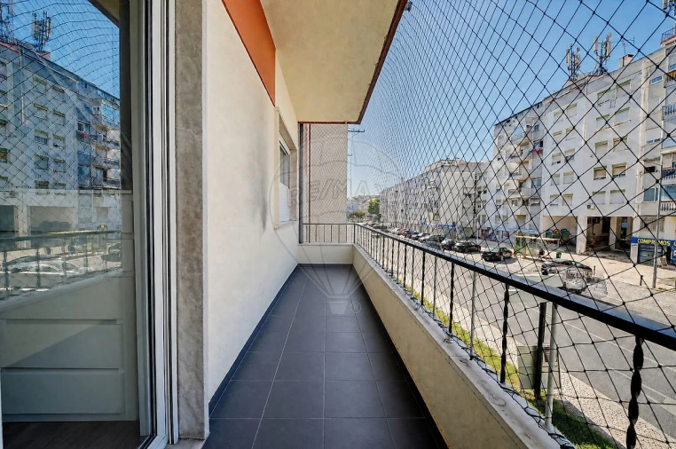 Apartamento T3 para Venda em Odivelas Foto 9