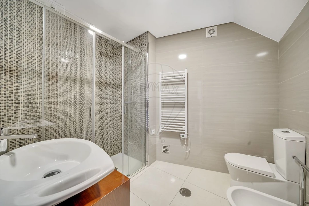 Apartamento T2 para Venda em Oiã Foto 9