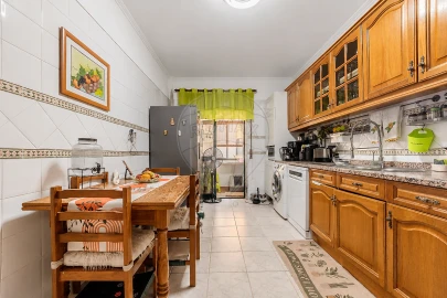 Apartamento T3 para Venda em Castanheira do Ribatejo e Cachoeiras