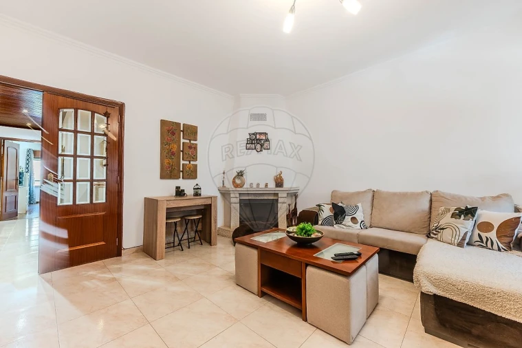 Apartamento T3 para Venda em Castanheira do Ribatejo e Cachoeiras Foto 2