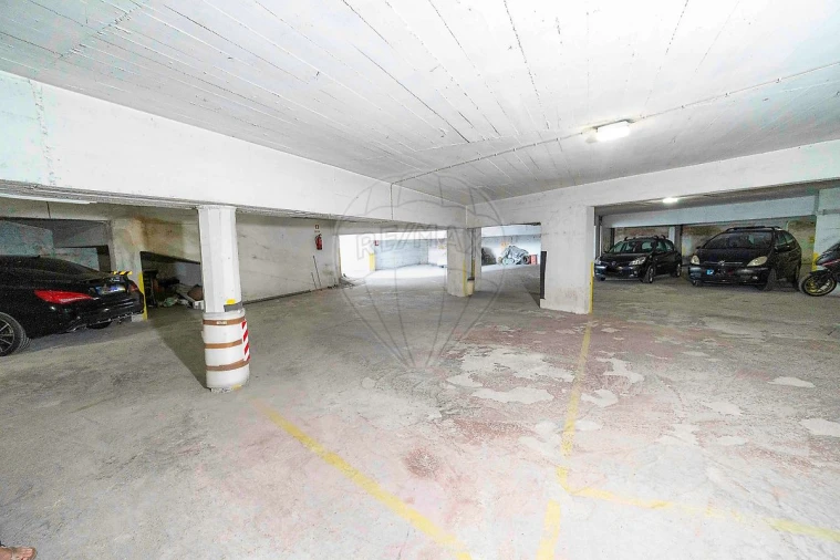 Apartamento T3 para Venda em Póvoa de Santa Iria e Forte da Casa Foto 13