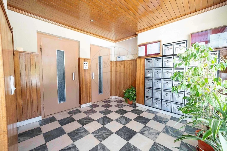 Apartamento T3 para Venda em Póvoa de Santa Iria e Forte da Casa Foto 14