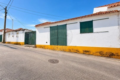 Moradia T2 para Venda em Aveiras de Baixo