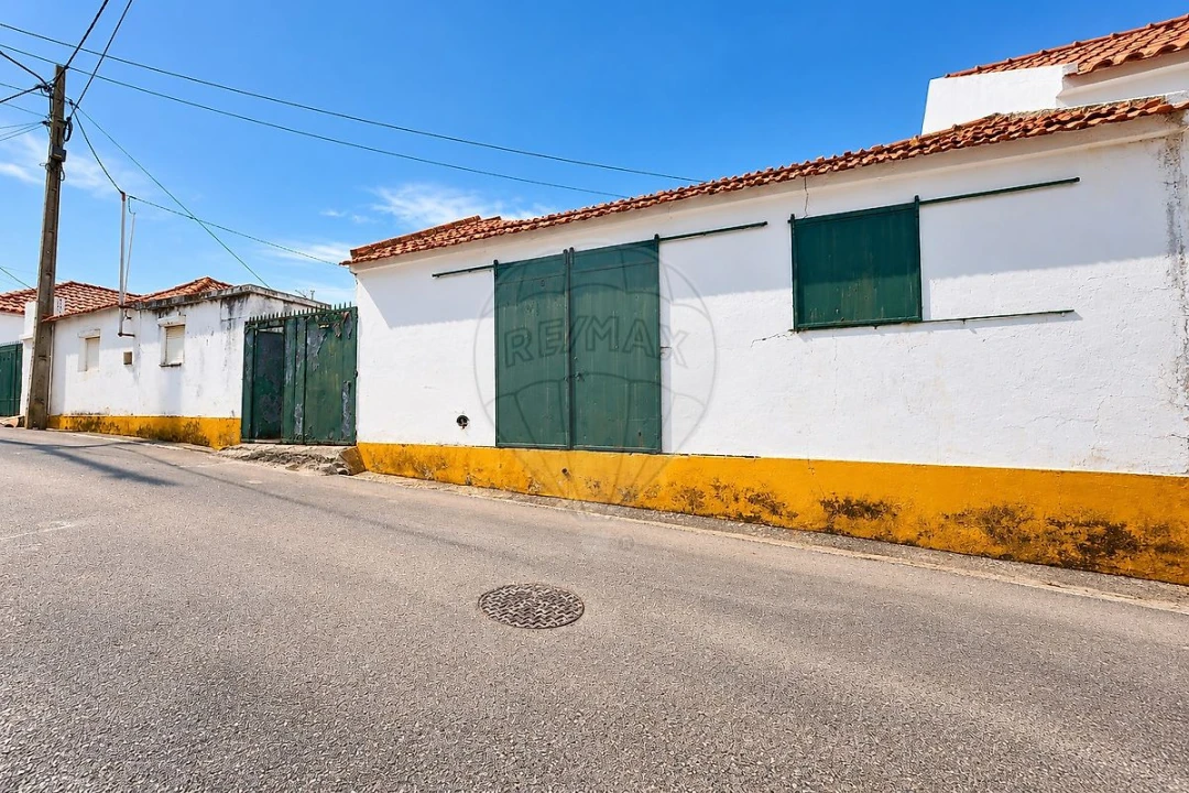 Moradia T2 para Venda em Aveiras de Baixo Foto 1