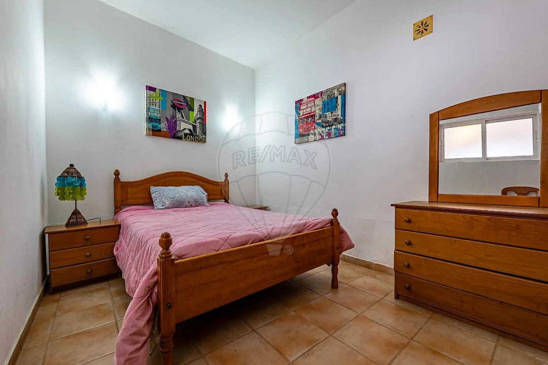 Apartamento T1 para Venda em Aljezur Foto 3