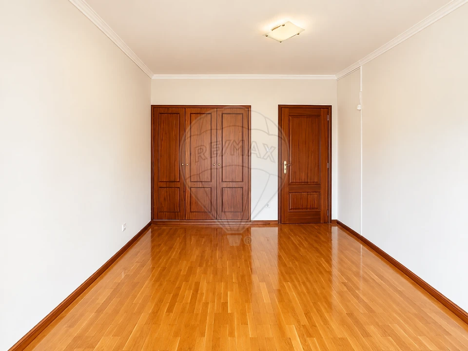 Apartamento T3 para Arrendamento em Santa Maria da Feira, Travanca, Sanfins e Espargo Foto 7